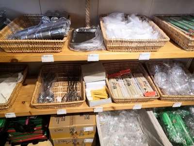 产品标签错漏、旗下多家代工厂曾抽检不合格,门店七千家的锅圈食汇还能火多久?